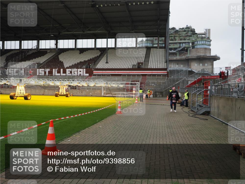 07.12.2025 - St. Pauli X-Mass-Run No. 15 Fabian Wolf http://msf.ph/oto/9398856 07.12.2025 10:55:14 Ziel 1689 meine-sportfotos.de