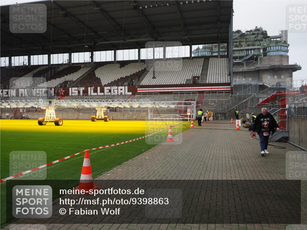 07.12.2025 - St. Pauli X-Mass-Run No. 15 Fabian Wolf http://msf.ph/oto/9398863 07.12.2025 10:55:18 Ziel 1689 meine-sportfotos.de