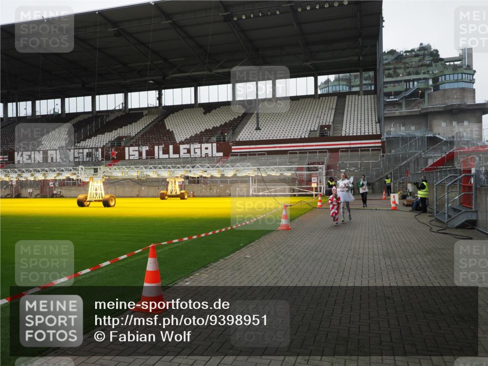 07.12.2025 - St. Pauli X-Mass-Run No. 15 Fabian Wolf http://msf.ph/oto/9398951 07.12.2025 10:56:31 Ziel 236, 248, 759, 2170, 4063, 4146 meine-sportfotos.de