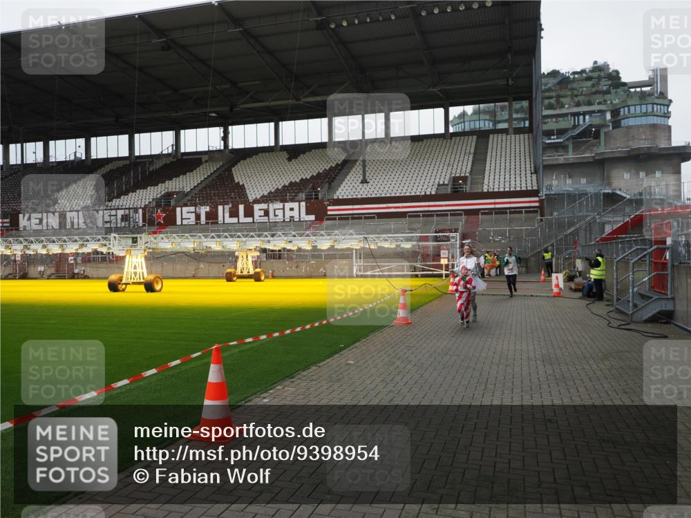 07.12.2025 - St. Pauli X-Mass-Run No. 15 Fabian Wolf http://msf.ph/oto/9398954 07.12.2025 10:56:31 Ziel 236, 248, 759, 2170, 4063, 4146 meine-sportfotos.de