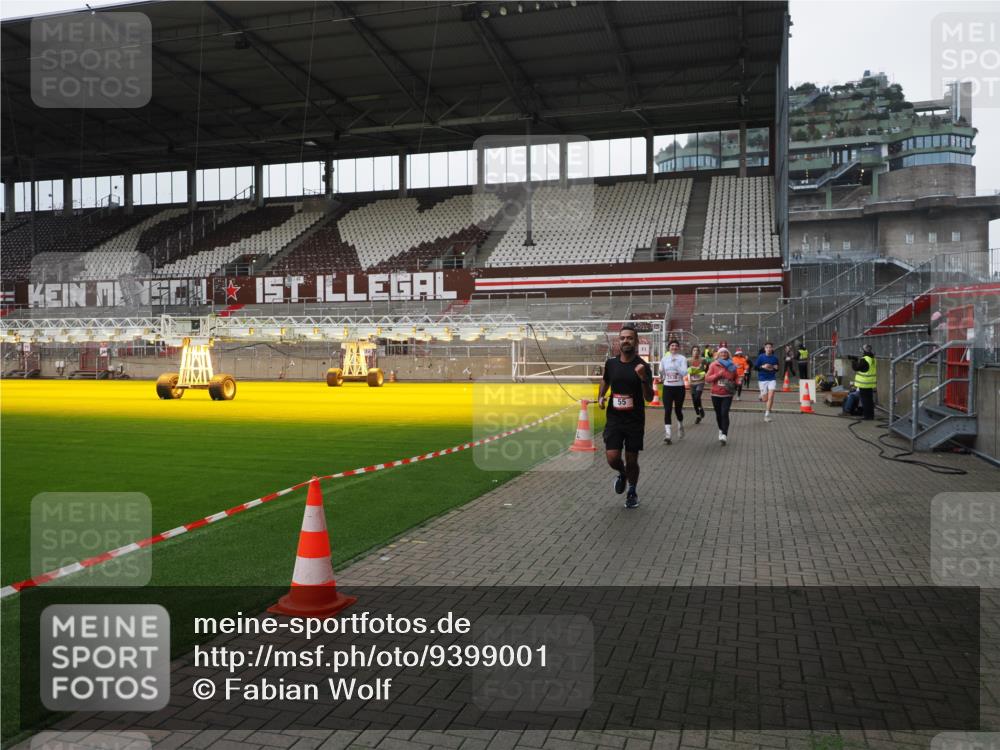 07.12.2025 - St. Pauli X-Mass-Run No. 15 Fabian Wolf http://msf.ph/oto/9399001 07.12.2025 10:56:47 Ziel 55, 236, 248, 417, 555, 568, 759, 2538, 2542, 2664 meine-sportfotos.de