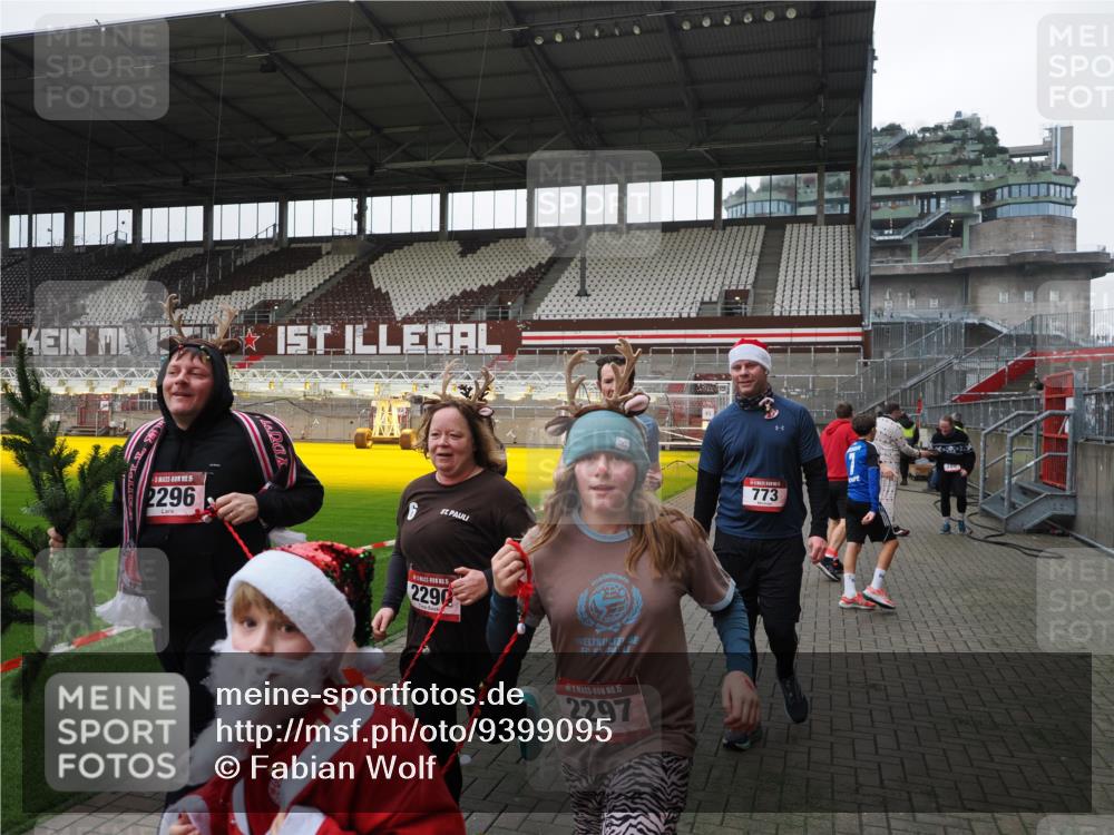 07.12.2025 - St. Pauli X-Mass-Run No. 15 Fabian Wolf http://msf.ph/oto/9399095 07.12.2025 10:57:26 Ziel 130, 251, 773, 994, 1213, 1387, 2290, 2296, 2297, 2298, 2665, 3064, 3067 meine-sportfotos.de