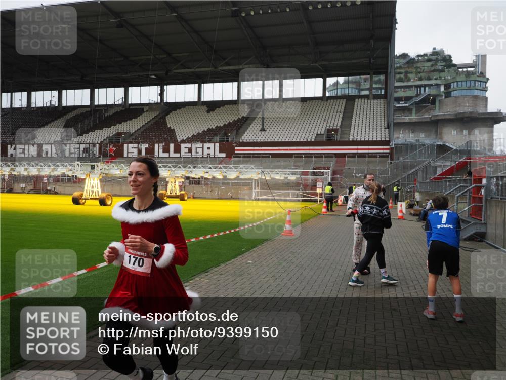 07.12.2025 - St. Pauli X-Mass-Run No. 15 Fabian Wolf http://msf.ph/oto/9399150 07.12.2025 10:57:51 Ziel 170, 324, 1390 meine-sportfotos.de