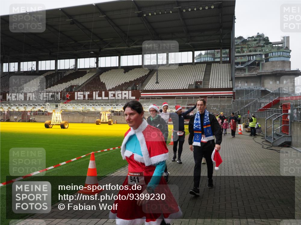 07.12.2025 - St. Pauli X-Mass-Run No. 15 Fabian Wolf http://msf.ph/oto/9399230 07.12.2025 10:58:51 Ziel 7, 606, 907, 941, 1160, 1174, 1451, 1453, 1456, 1458, 1459, 1476, 2130, 2131 meine-sportfotos.de