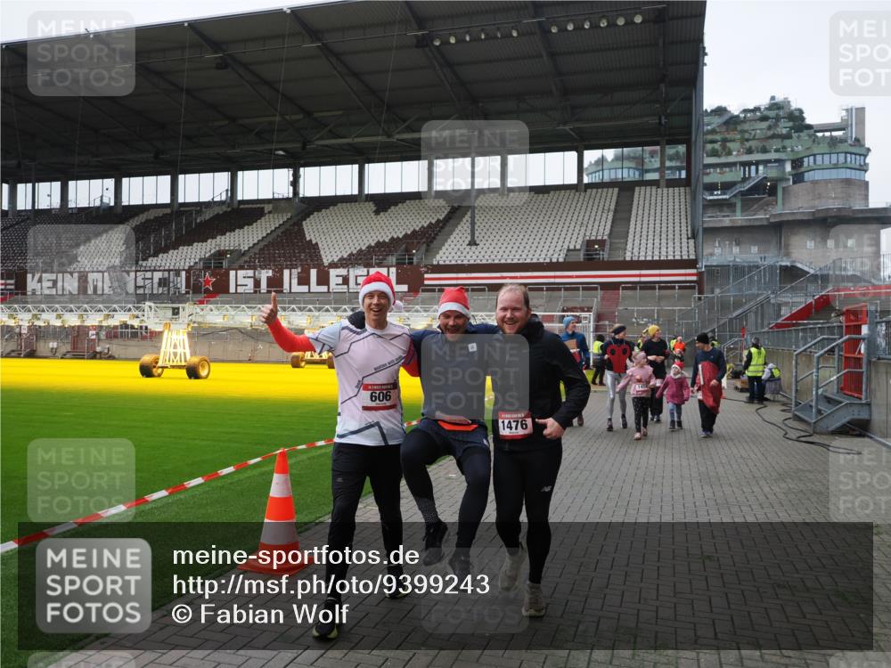 07.12.2025 - St. Pauli X-Mass-Run No. 15 Fabian Wolf http://msf.ph/oto/9399243 07.12.2025 10:58:55 Ziel 7, 606, 907, 941, 1160, 1174, 1451, 1453, 1456, 1458, 1459, 1476, 2130, 2131 meine-sportfotos.de