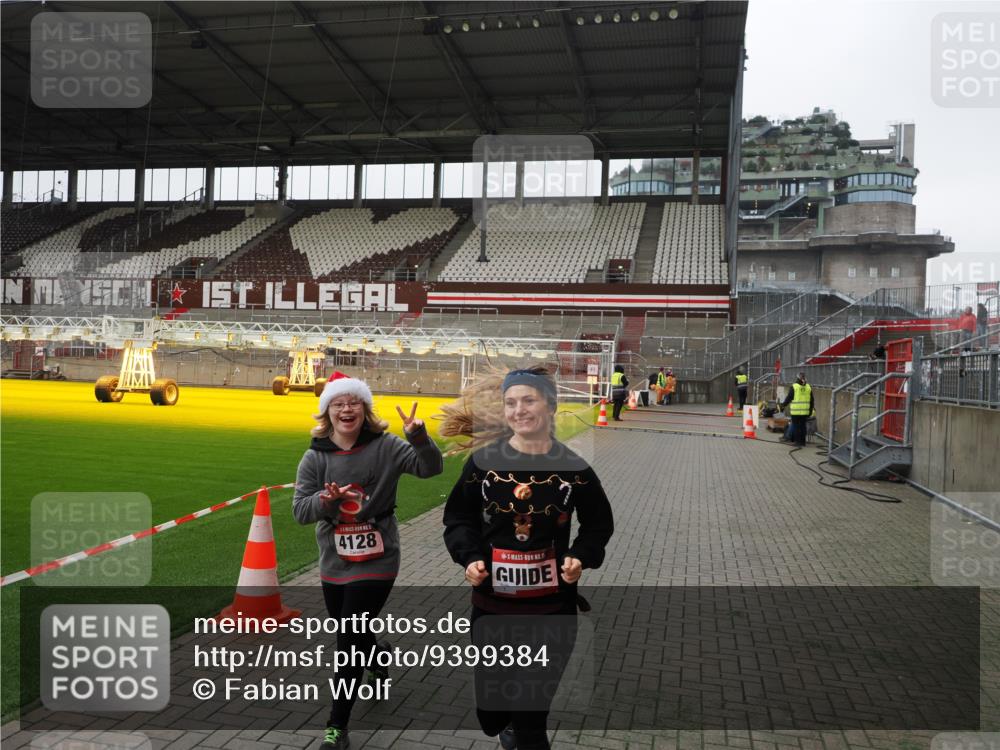 07.12.2025 - St. Pauli X-Mass-Run No. 15 Fabian Wolf http://msf.ph/oto/9399384 07.12.2025 10:59:47 Ziel 301, 306, 420, 4128 meine-sportfotos.de