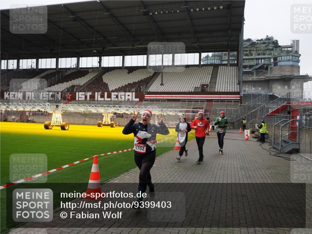 07.12.2025 - St. Pauli X-Mass-Run No. 15 Fabian Wolf http://msf.ph/oto/9399403 07.12.2025 11:00:05 Ziel 529, 1482, 1558, 1702, 3586 meine-sportfotos.de