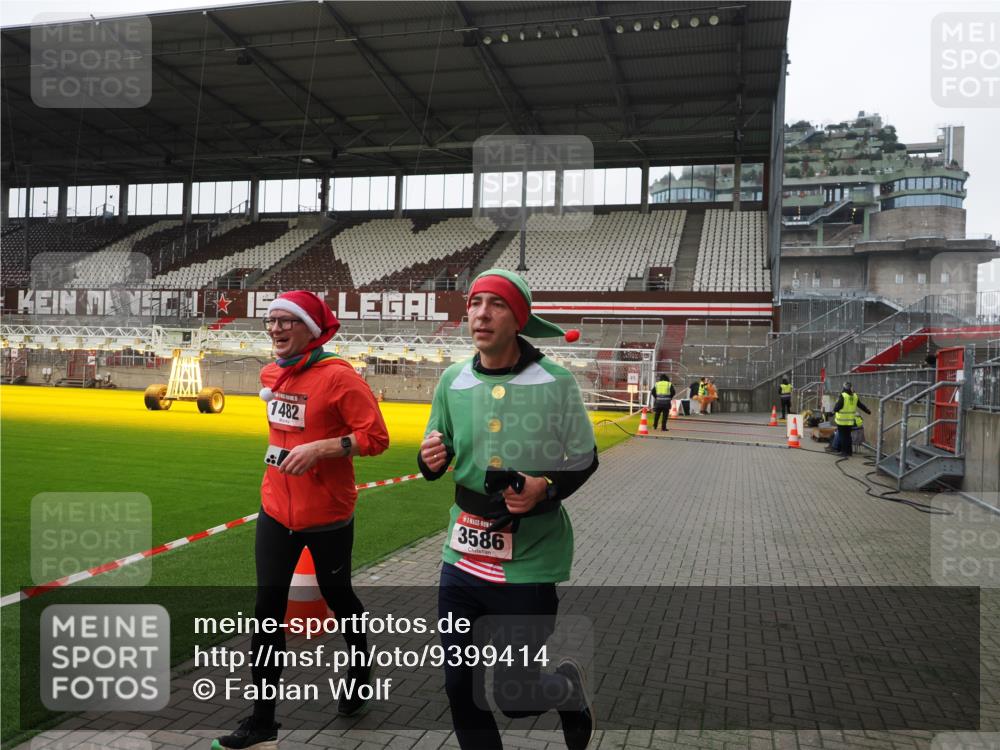 07.12.2025 - St. Pauli X-Mass-Run No. 15 Fabian Wolf http://msf.ph/oto/9399414 07.12.2025 11:00:08 Ziel 529, 1482, 1558, 1702, 3586 meine-sportfotos.de