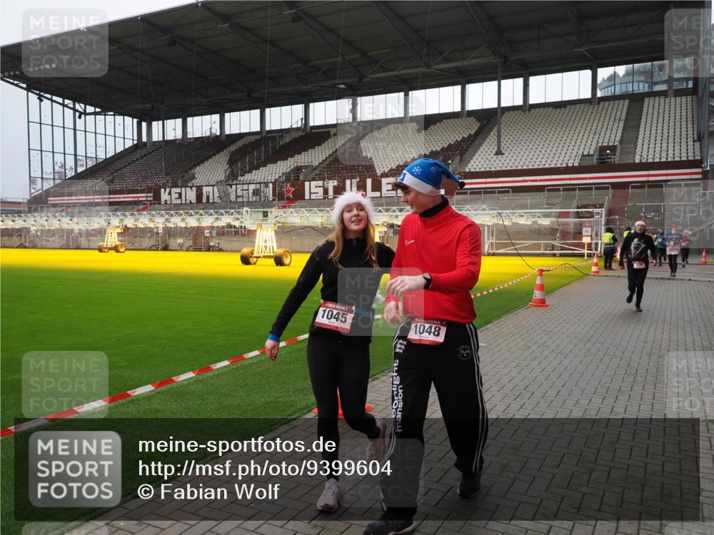 07.12.2025 - St. Pauli X-Mass-Run No. 15 Fabian Wolf http://msf.ph/oto/9399604 07.12.2025 11:01:41 Ziel 336, 376, 766, 1045, 1048, 1067, 1367, 1615, 2251 meine-sportfotos.de
