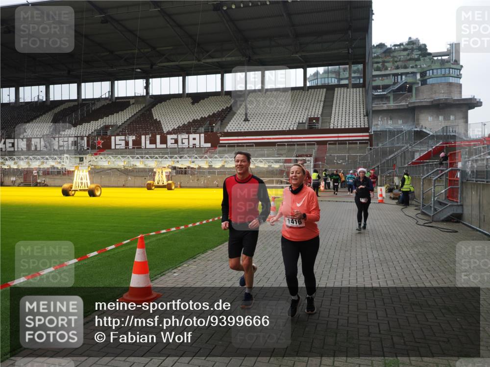 07.12.2025 - St. Pauli X-Mass-Run No. 15 Fabian Wolf http://msf.ph/oto/9399666 07.12.2025 11:02:08 Ziel 95, 193, 314, 317, 837, 838, 842, 847, 851, 1143, 1416, 1611, 2329, 2576 meine-sportfotos.de