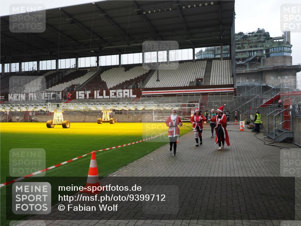 07.12.2025 - St. Pauli X-Mass-Run No. 15 Fabian Wolf http://msf.ph/oto/9399712 07.12.2025 11:02:25 Ziel 193, 314, 317, 542, 547, 1611, 2329, 2519, 2520 meine-sportfotos.de