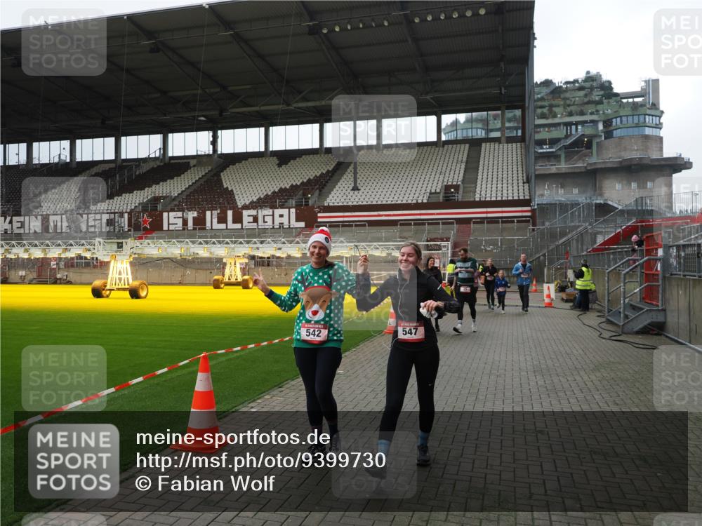 07.12.2025 - St. Pauli X-Mass-Run No. 15 Fabian Wolf http://msf.ph/oto/9399730 07.12.2025 11:02:32 Ziel 20, 25, 542, 547, 746, 747, 749, 751, 2519, 2520 meine-sportfotos.de