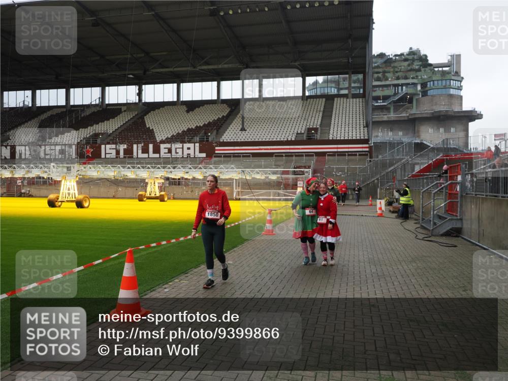 07.12.2025 - St. Pauli X-Mass-Run No. 15 Fabian Wolf http://msf.ph/oto/9399866 07.12.2025 11:03:22 Ziel 61, 64, 186, 748, 853, 1139, 1199, 1385, 1850 meine-sportfotos.de