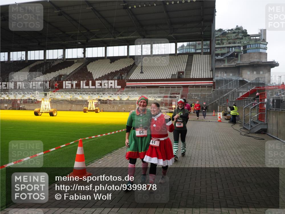 07.12.2025 - St. Pauli X-Mass-Run No. 15 Fabian Wolf http://msf.ph/oto/9399878 07.12.2025 11:03:24 Ziel 61, 64, 102, 109, 186, 748, 853, 1199, 1850 meine-sportfotos.de