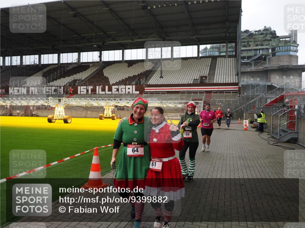07.12.2025 - St. Pauli X-Mass-Run No. 15 Fabian Wolf http://msf.ph/oto/9399882 07.12.2025 11:03:25 Ziel 61, 64, 102, 109, 186, 748, 853, 1850 meine-sportfotos.de