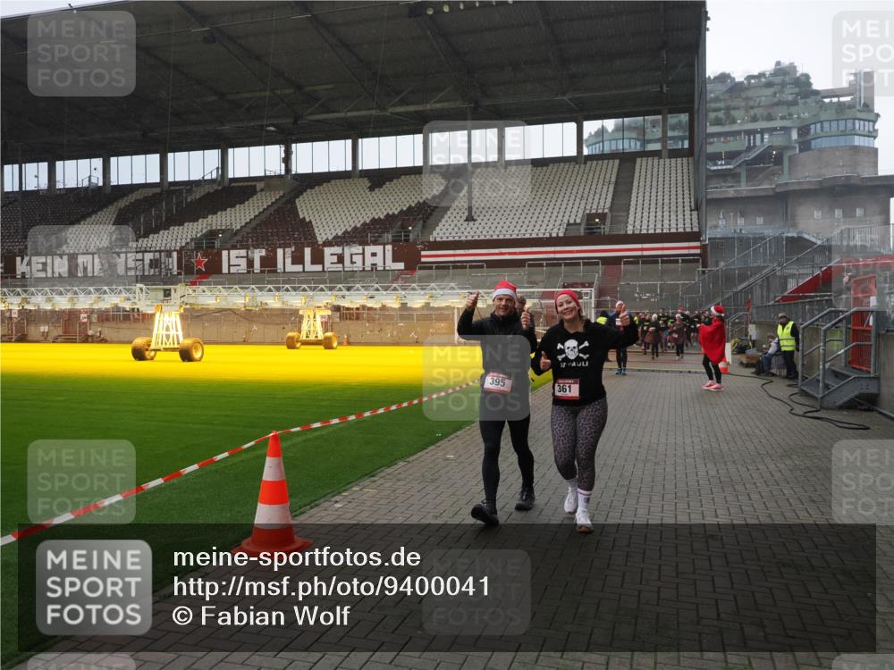 07.12.2025 - St. Pauli X-Mass-Run No. 15 Fabian Wolf http://msf.ph/oto/9400041 07.12.2025 11:04:39 Ziel 33, 361, 395, 1643, 2791, 2919, 3719 meine-sportfotos.de