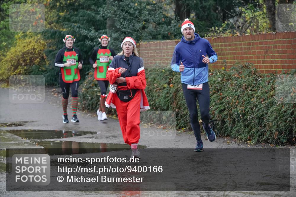 07.12.2025 - St. Pauli X-Mass-Run No. 15 Michael Burmester http://msf.ph/oto/9400166 07.12.2025 10:20:31 Laufen 264, 3265, 2354 meine-sportfotos.de