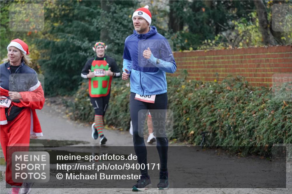 07.12.2025 - St. Pauli X-Mass-Run No. 15 Michael Burmester http://msf.ph/oto/9400171 07.12.2025 10:20:32 Laufen 54, 3264 meine-sportfotos.de