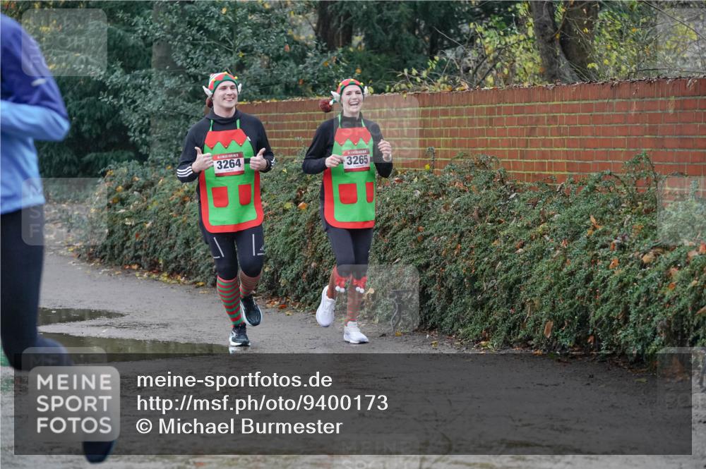 07.12.2025 - St. Pauli X-Mass-Run No. 15 Michael Burmester http://msf.ph/oto/9400173 07.12.2025 10:20:33 Laufen 3264, 3265 meine-sportfotos.de