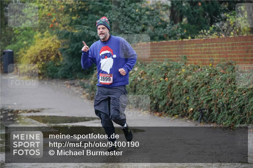 07.12.2025 - St. Pauli X-Mass-Run No. 15 Michael Burmester http://msf.ph/oto/9400190 07.12.2025 10:20:42 Laufen 5, 2899 meine-sportfotos.de