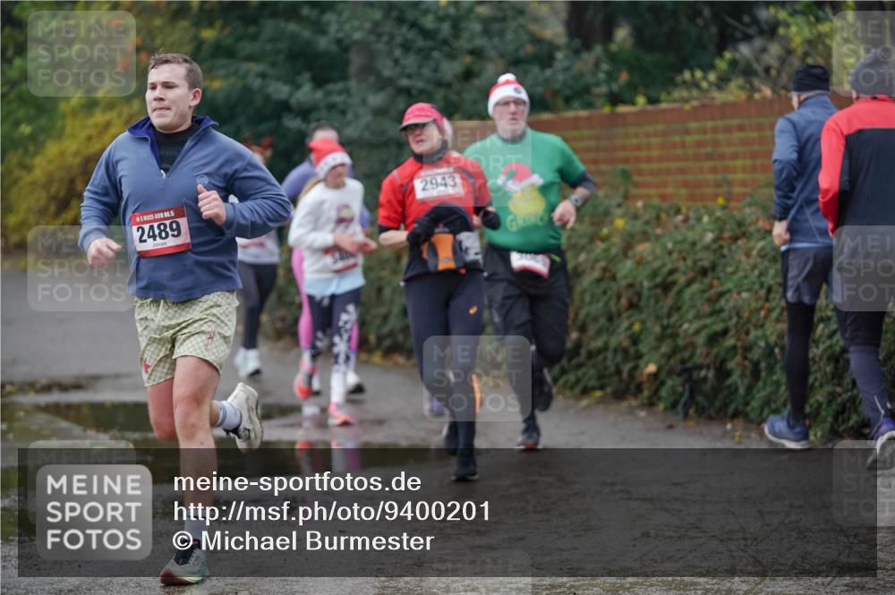 07.12.2025 - St. Pauli X-Mass-Run No. 15 Michael Burmester http://msf.ph/oto/9400201 07.12.2025 10:20:50 Laufen 5, 2489, 2943 meine-sportfotos.de