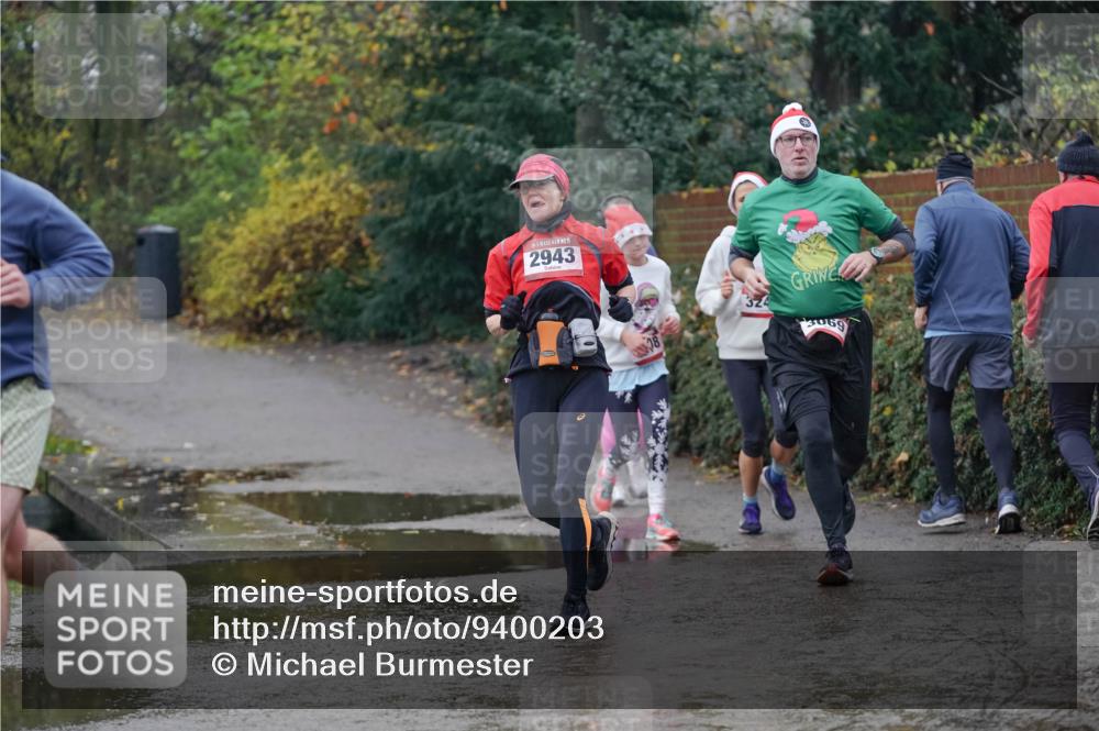 07.12.2025 - St. Pauli X-Mass-Run No. 15 Michael Burmester http://msf.ph/oto/9400203 07.12.2025 10:20:51 Laufen 2943, 324, 3069 meine-sportfotos.de