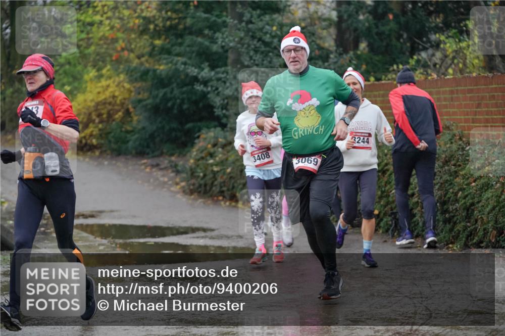 07.12.2025 - St. Pauli X-Mass-Run No. 15 Michael Burmester http://msf.ph/oto/9400206 07.12.2025 10:20:52 Laufen 3244, 3408, 3069 meine-sportfotos.de
