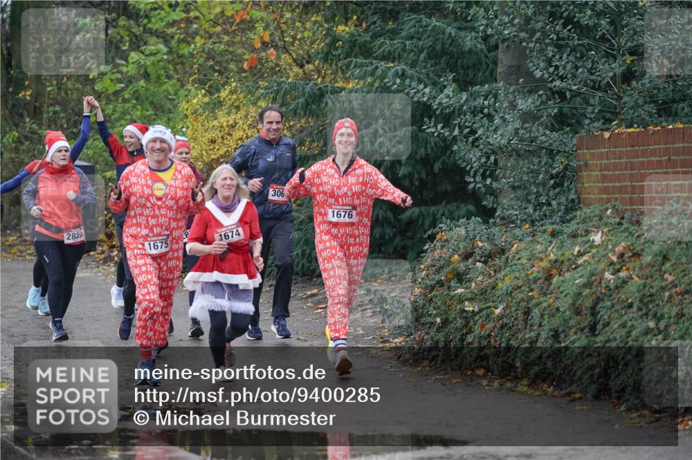 07.12.2025 - St. Pauli X-Mass-Run No. 15 Michael Burmester http://msf.ph/oto/9400285 07.12.2025 10:21:30 Laufen 2827, 1675, 1674, 18, 306, 1676, 1110, 1 meine-sportfotos.de