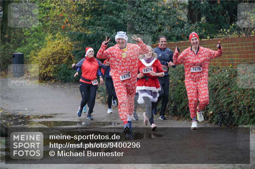 07.12.2025 - St. Pauli X-Mass-Run No. 15 Michael Burmester http://msf.ph/oto/9400296 07.12.2025 10:21:33 Laufen 2827, 1674, 1675, 21, 061, 1676 meine-sportfotos.de