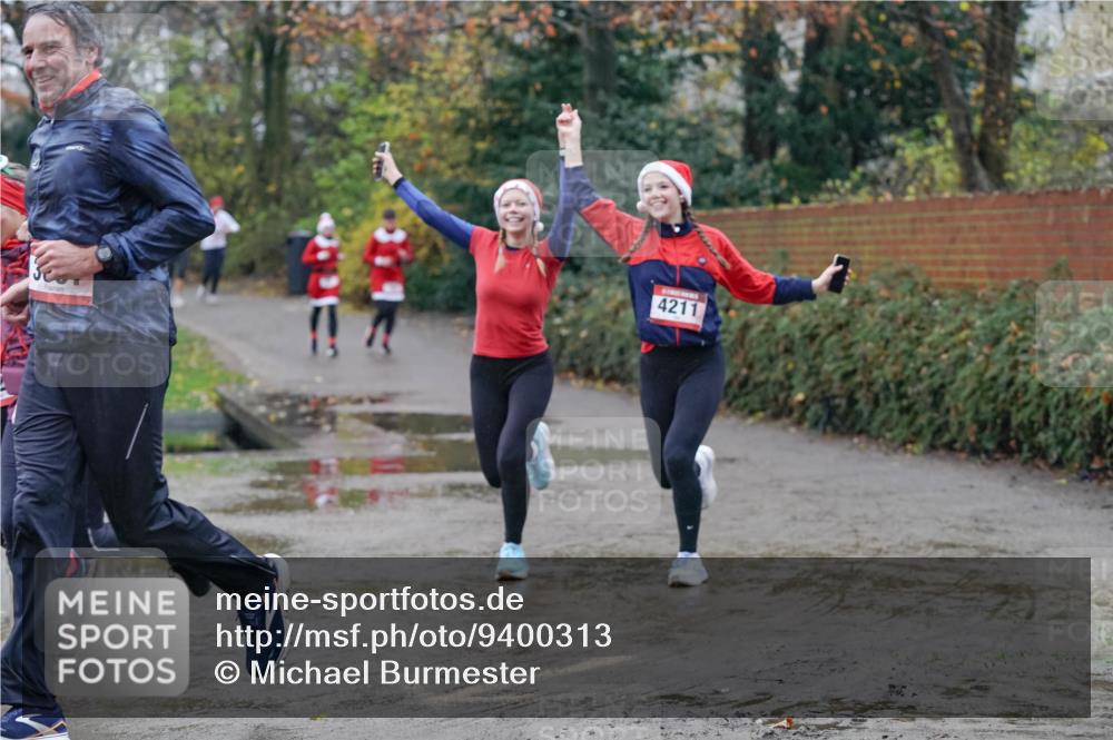 07.12.2025 - St. Pauli X-Mass-Run No. 15 Michael Burmester http://msf.ph/oto/9400313 07.12.2025 10:21:38 Laufen 4211 meine-sportfotos.de