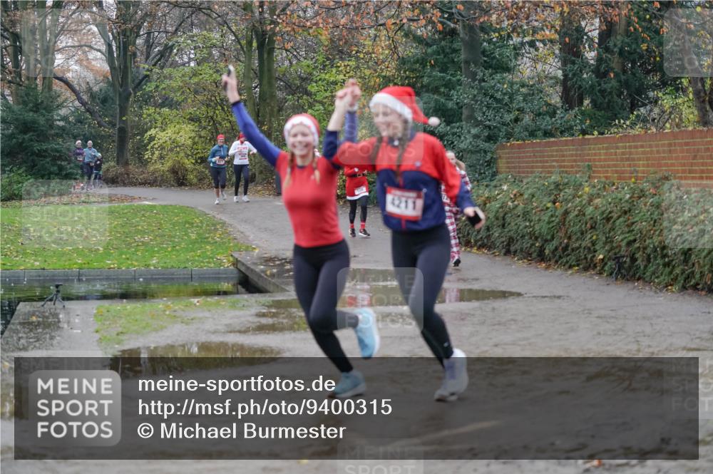 07.12.2025 - St. Pauli X-Mass-Run No. 15 Michael Burmester http://msf.ph/oto/9400315 07.12.2025 10:21:39 Laufen 4211 meine-sportfotos.de