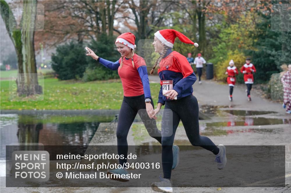 07.12.2025 - St. Pauli X-Mass-Run No. 15 Michael Burmester http://msf.ph/oto/9400316 07.12.2025 10:21:39 Laufen 211 meine-sportfotos.de