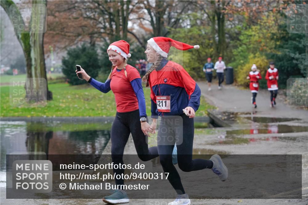 07.12.2025 - St. Pauli X-Mass-Run No. 15 Michael Burmester http://msf.ph/oto/9400317 07.12.2025 10:21:39 Laufen 5, 211 meine-sportfotos.de