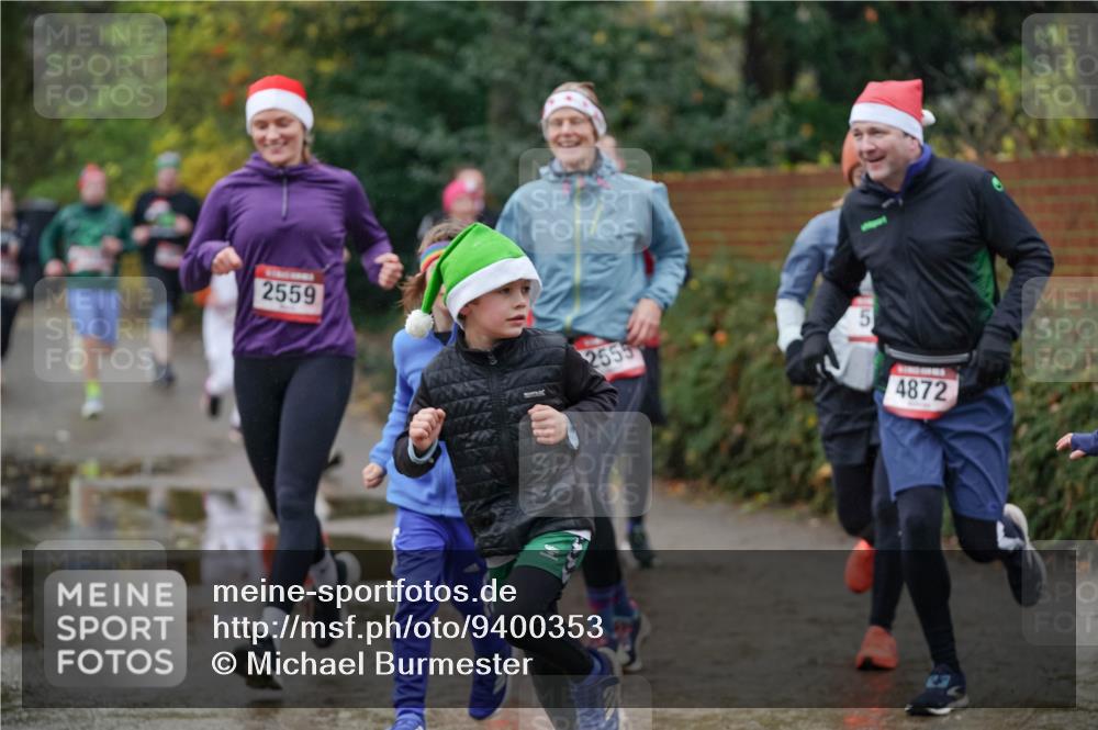 07.12.2025 - St. Pauli X-Mass-Run No. 15 Michael Burmester http://msf.ph/oto/9400353 07.12.2025 10:21:56 Laufen 2559, 2555, 4872 meine-sportfotos.de