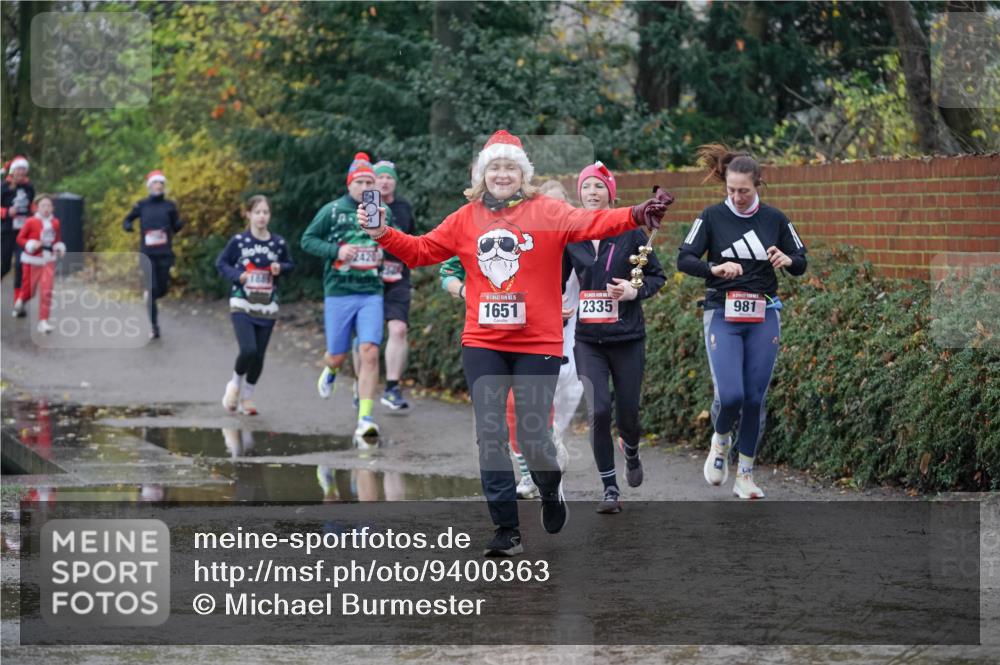 07.12.2025 - St. Pauli X-Mass-Run No. 15 Michael Burmester http://msf.ph/oto/9400363 07.12.2025 10:21:58 Laufen 2420, 1651, 2335, 981 meine-sportfotos.de