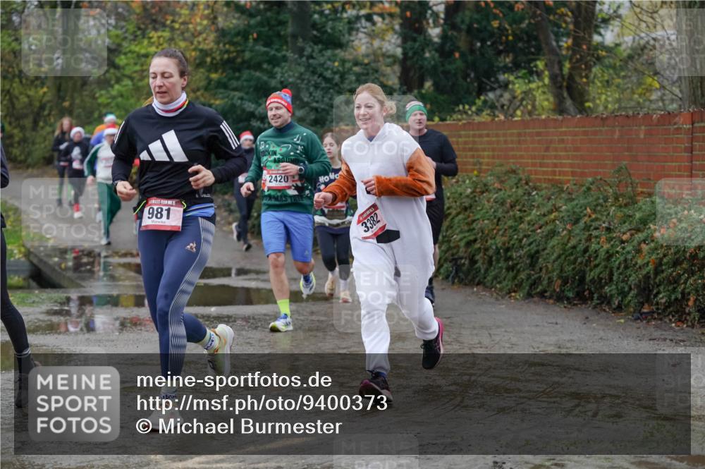 07.12.2025 - St. Pauli X-Mass-Run No. 15 Michael Burmester http://msf.ph/oto/9400373 07.12.2025 10:22:01 Laufen 5, 981, 2420, 3382 meine-sportfotos.de