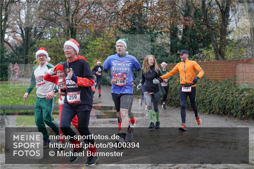 07.12.2025 - St. Pauli X-Mass-Run No. 15 Michael Burmester http://msf.ph/oto/9400394 07.12.2025 10:22:09 Laufen 2524, 2525, 259, 2169, 1250, 3161 meine-sportfotos.de