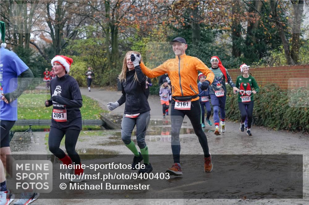 07.12.2025 - St. Pauli X-Mass-Run No. 15 Michael Burmester http://msf.ph/oto/9400403 07.12.2025 10:22:10 Laufen 2061, 1255, 2288, 3161, 1250 meine-sportfotos.de