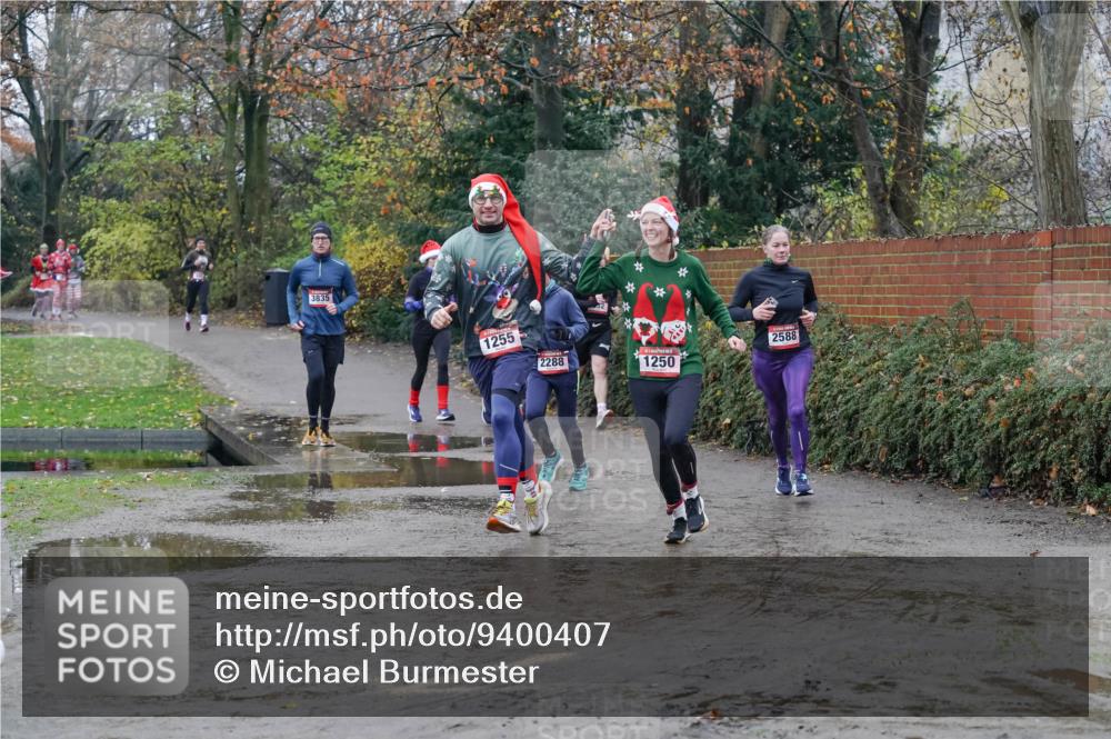 07.12.2025 - St. Pauli X-Mass-Run No. 15 Michael Burmester http://msf.ph/oto/9400407 07.12.2025 10:22:11 Laufen 3835, 1255, 2588, 2288, 1250 meine-sportfotos.de
