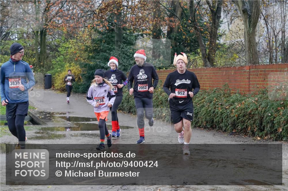 07.12.2025 - St. Pauli X-Mass-Run No. 15 Michael Burmester http://msf.ph/oto/9400424 07.12.2025 10:22:15 Laufen 5, 3835, 3838, 53, 2052, 952 meine-sportfotos.de