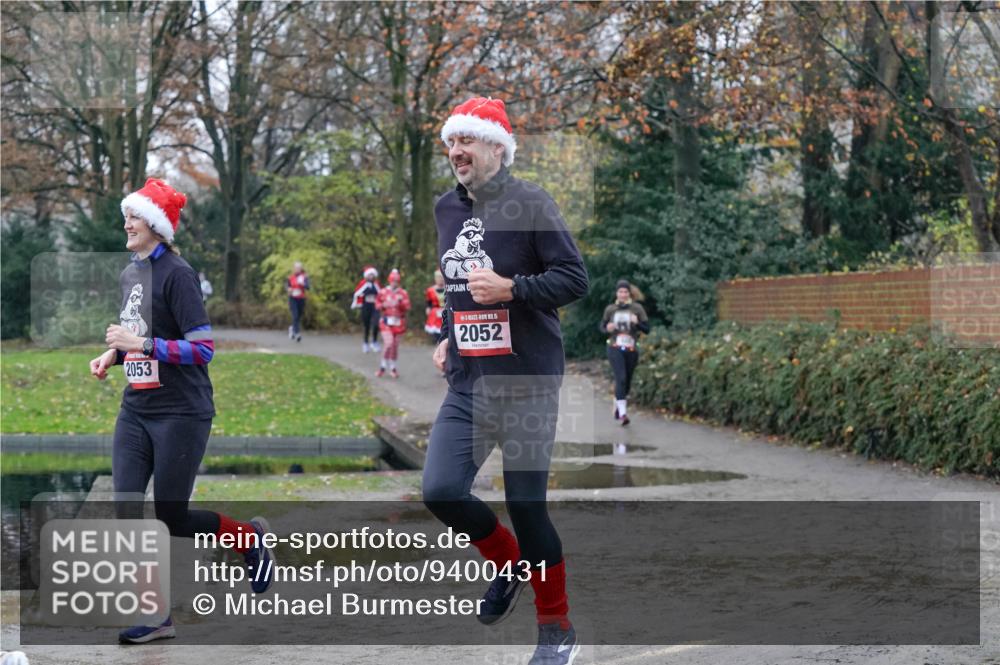 07.12.2025 - St. Pauli X-Mass-Run No. 15 Michael Burmester http://msf.ph/oto/9400431 07.12.2025 10:22:17 Laufen 2053, 2052 meine-sportfotos.de