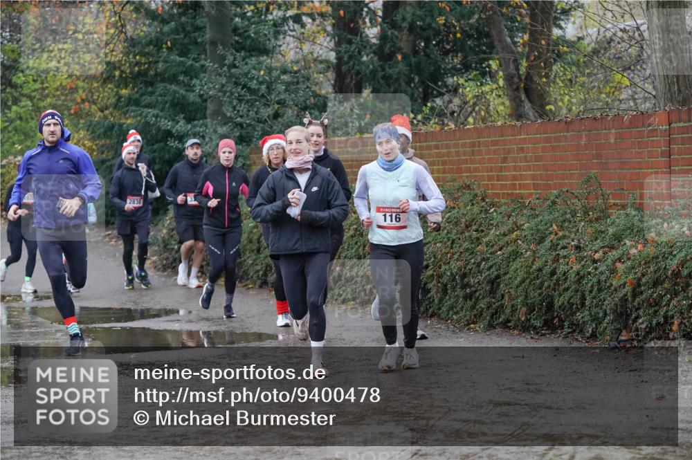 07.12.2025 - St. Pauli X-Mass-Run No. 15 Michael Burmester http://msf.ph/oto/9400478 07.12.2025 10:22:34 Laufen 2831, 2830, 116 meine-sportfotos.de