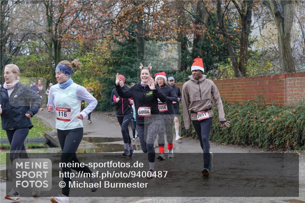 07.12.2025 - St. Pauli X-Mass-Run No. 15 Michael Burmester http://msf.ph/oto/9400487 07.12.2025 10:22:36 Laufen 116, 2058, 3951 meine-sportfotos.de