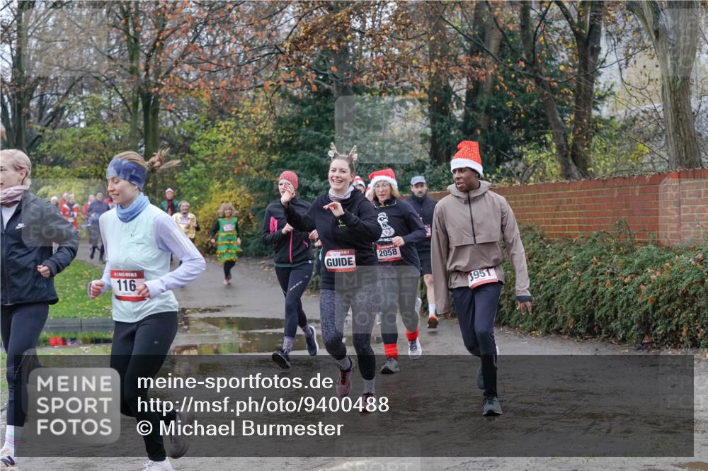 07.12.2025 - St. Pauli X-Mass-Run No. 15 Michael Burmester http://msf.ph/oto/9400488 07.12.2025 10:22:36 Laufen 116, 2058, 3951 meine-sportfotos.de