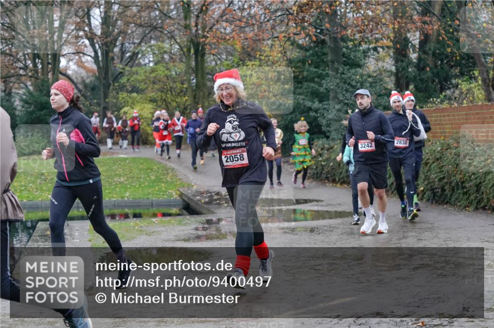 07.12.2025 - St. Pauli X-Mass-Run No. 15 Michael Burmester http://msf.ph/oto/9400497 07.12.2025 10:22:38 Laufen 15, 2058, 3242, 2830 meine-sportfotos.de