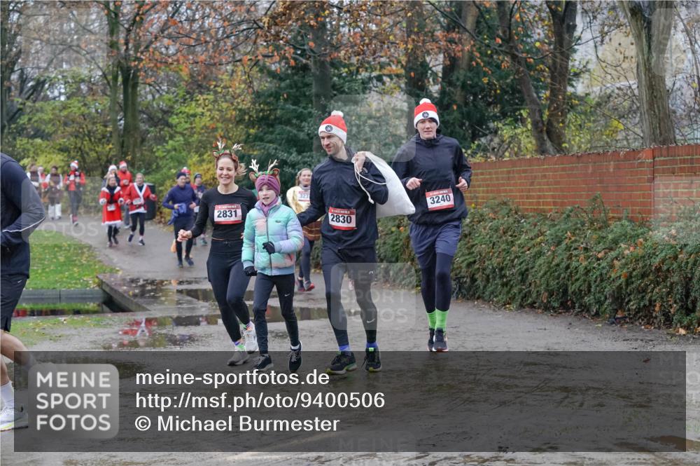 07.12.2025 - St. Pauli X-Mass-Run No. 15 Michael Burmester http://msf.ph/oto/9400506 07.12.2025 10:22:40 Laufen 2831, 2830, 3240 meine-sportfotos.de