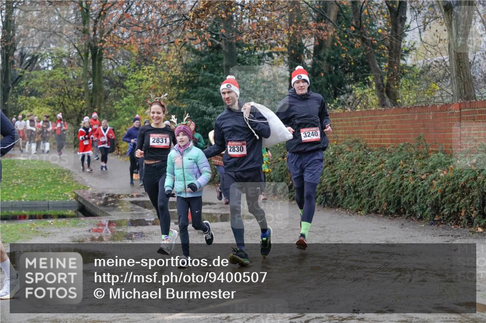 07.12.2025 - St. Pauli X-Mass-Run No. 15 Michael Burmester http://msf.ph/oto/9400507 07.12.2025 10:22:40 Laufen 2831, 2830, 3240 meine-sportfotos.de