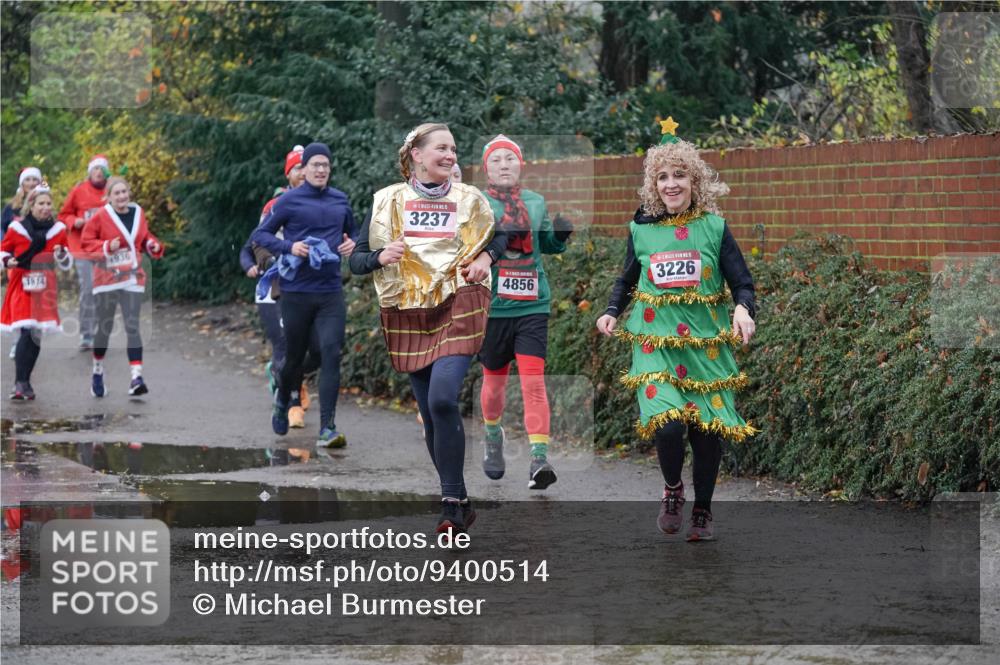 07.12.2025 - St. Pauli X-Mass-Run No. 15 Michael Burmester http://msf.ph/oto/9400514 07.12.2025 10:22:43 Laufen 1814, 1936, 3237, 4856, 3226 meine-sportfotos.de