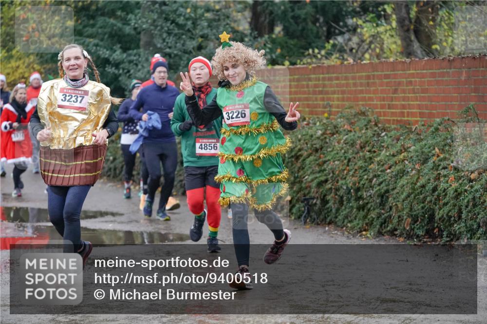07.12.2025 - St. Pauli X-Mass-Run No. 15 Michael Burmester http://msf.ph/oto/9400518 07.12.2025 10:22:43 Laufen 15, 3237, 4856, 5, 3226 meine-sportfotos.de