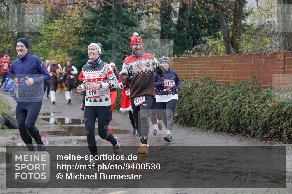 07.12.2025 - St. Pauli X-Mass-Run No. 15 Michael Burmester http://msf.ph/oto/9400530 07.12.2025 10:22:47 Laufen 519, 100000, 181, 2754, 153 meine-sportfotos.de